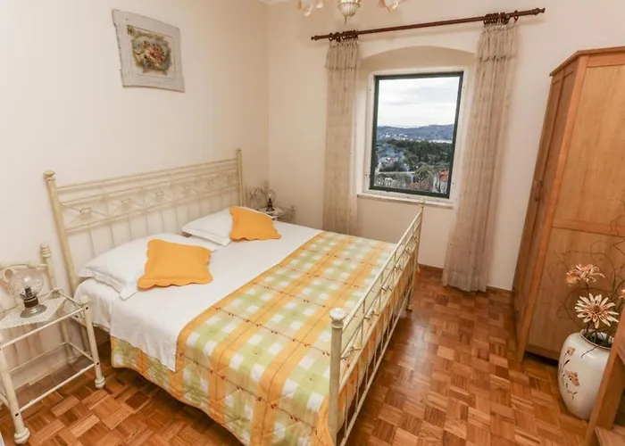Apartament With Sea View In *